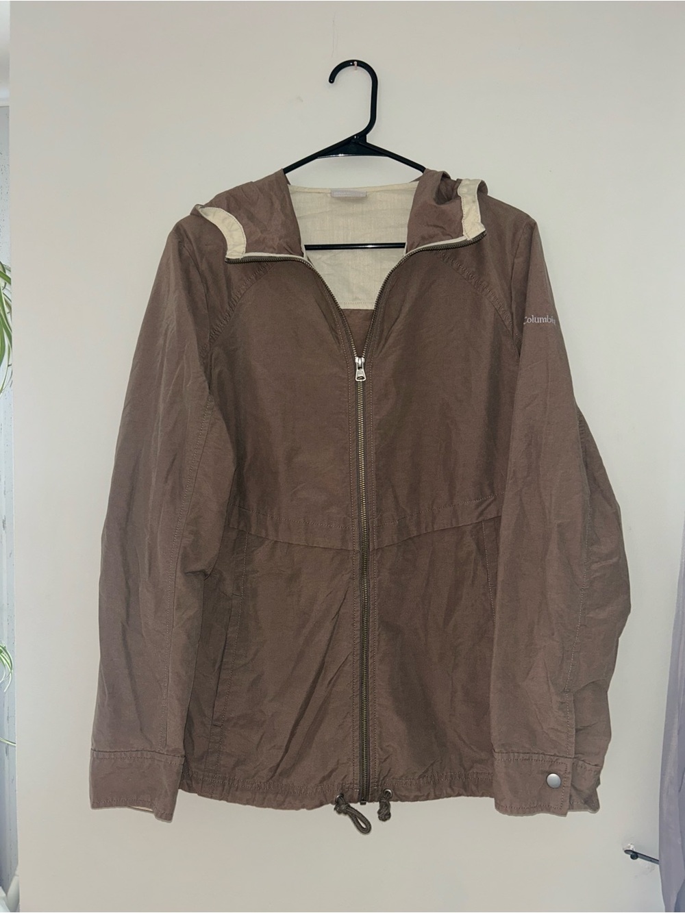 Columbia woman’s brown light hooded cargo jacket